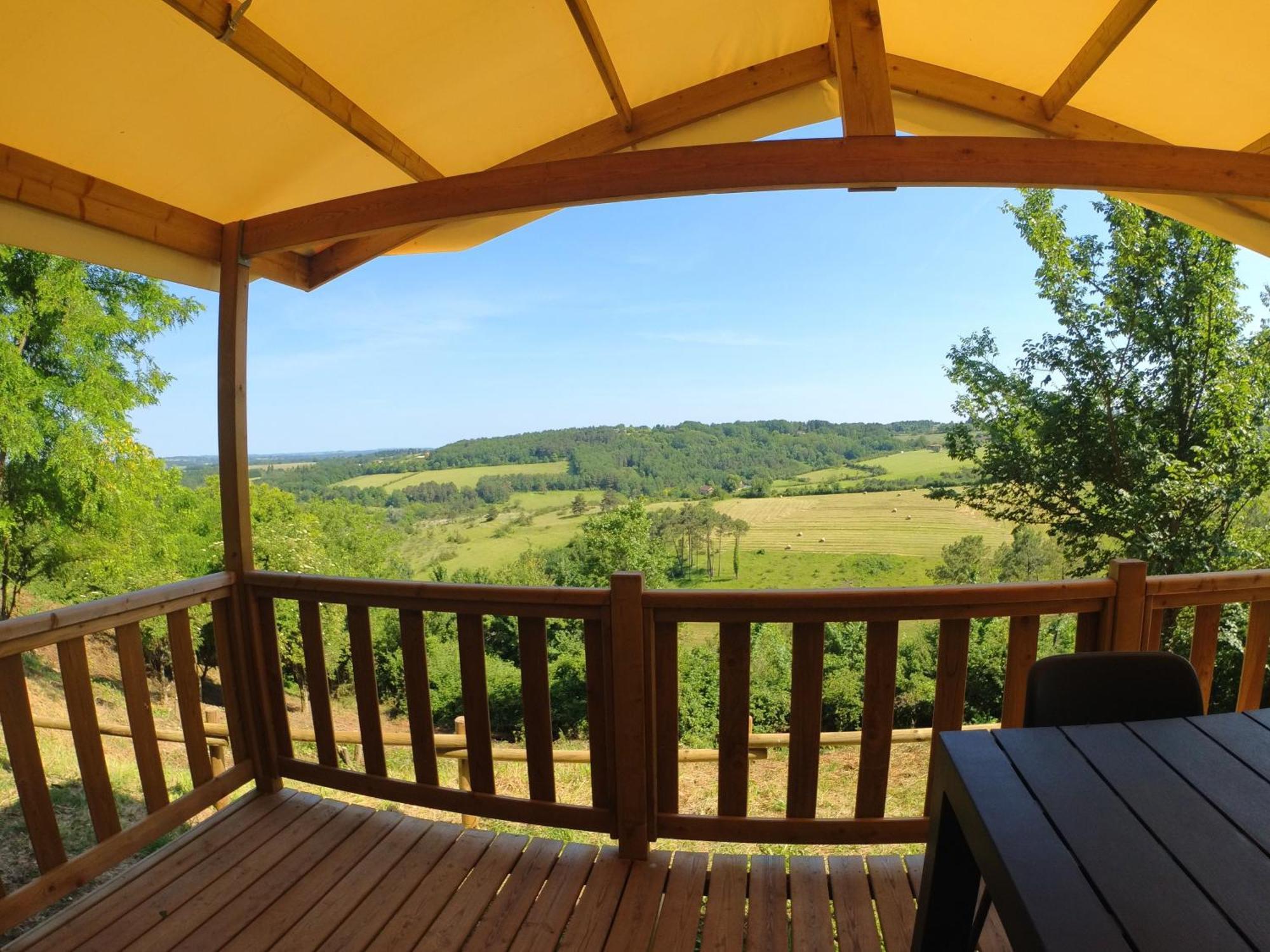 Camping Les Terrasses De Dordogne Rouffignac Saint-Cernin Номер фото