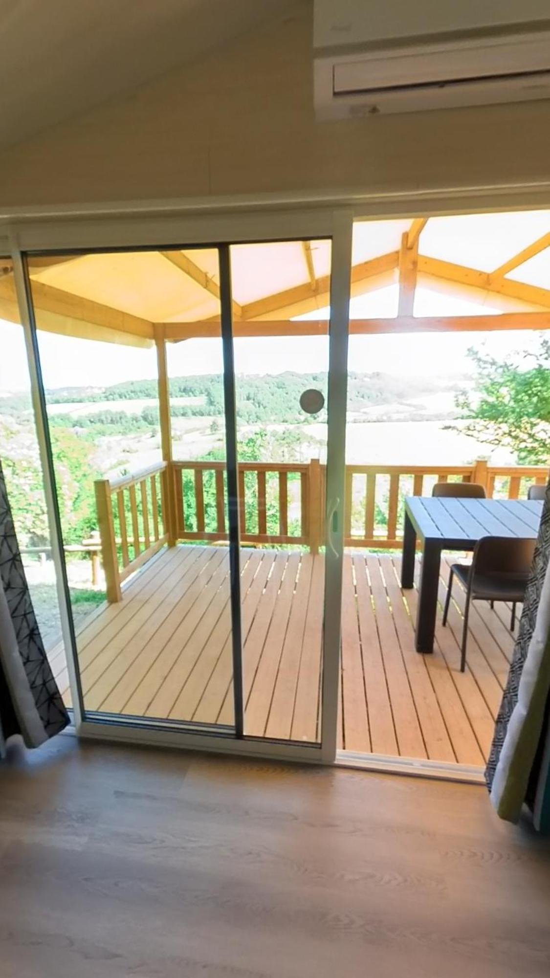 Camping Les Terrasses De Dordogne Rouffignac Saint-Cernin Номер фото