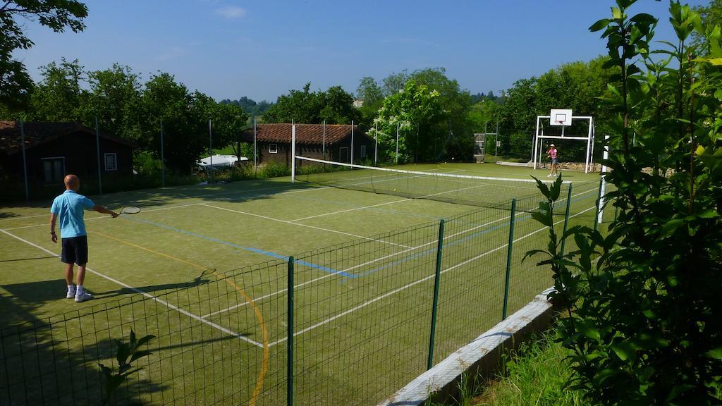 Camping Les Terrasses De Dordogne Rouffignac Saint-Cernin Екстер'єр фото