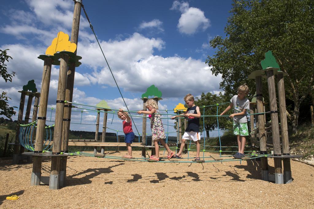 Camping Les Terrasses De Dordogne Rouffignac Saint-Cernin Екстер'єр фото