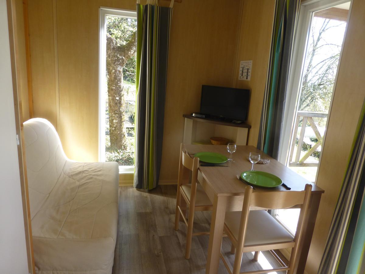 Camping Les Terrasses De Dordogne Rouffignac Saint-Cernin Екстер'єр фото
