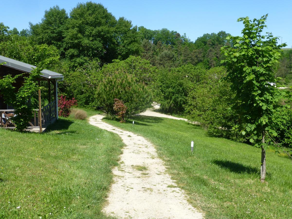 Camping Les Terrasses De Dordogne Rouffignac Saint-Cernin Екстер'єр фото