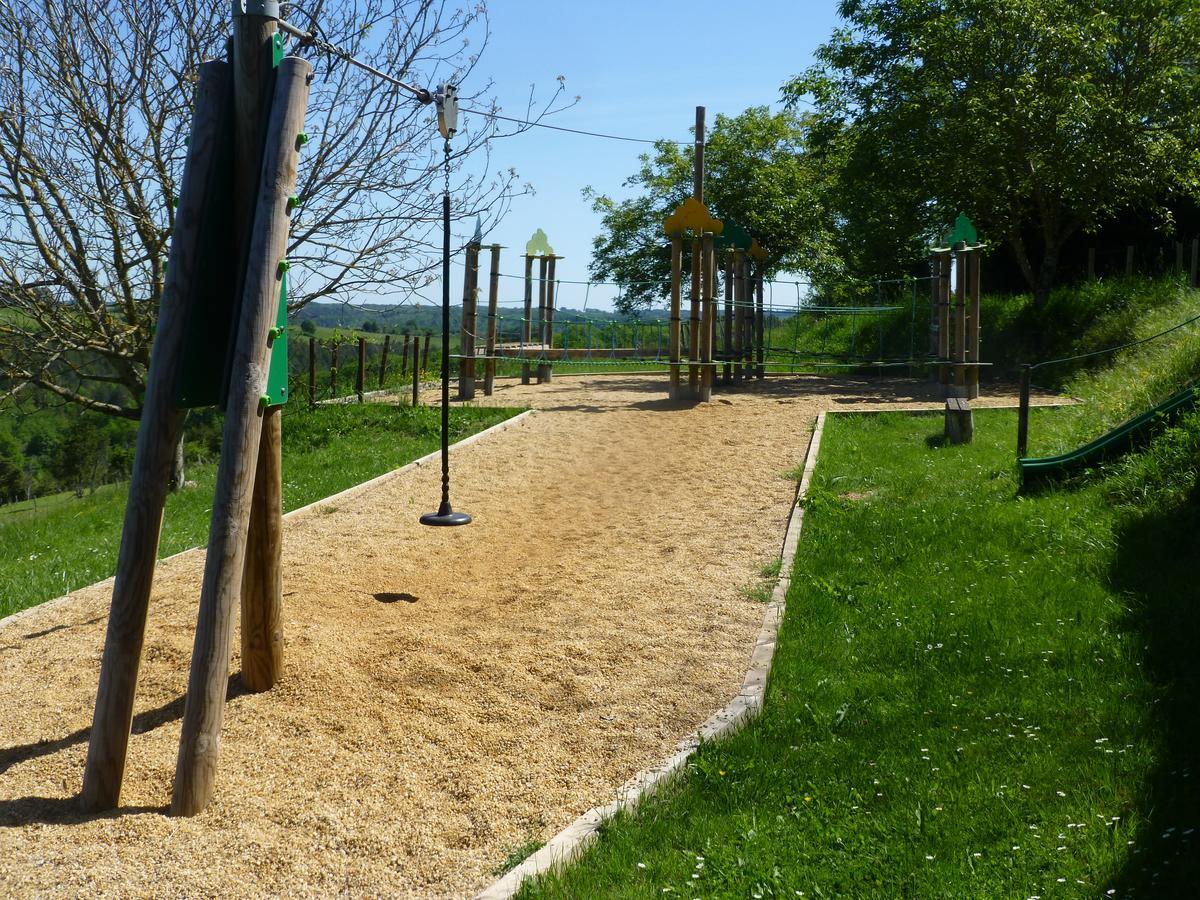 Camping Les Terrasses De Dordogne Rouffignac Saint-Cernin Екстер'єр фото