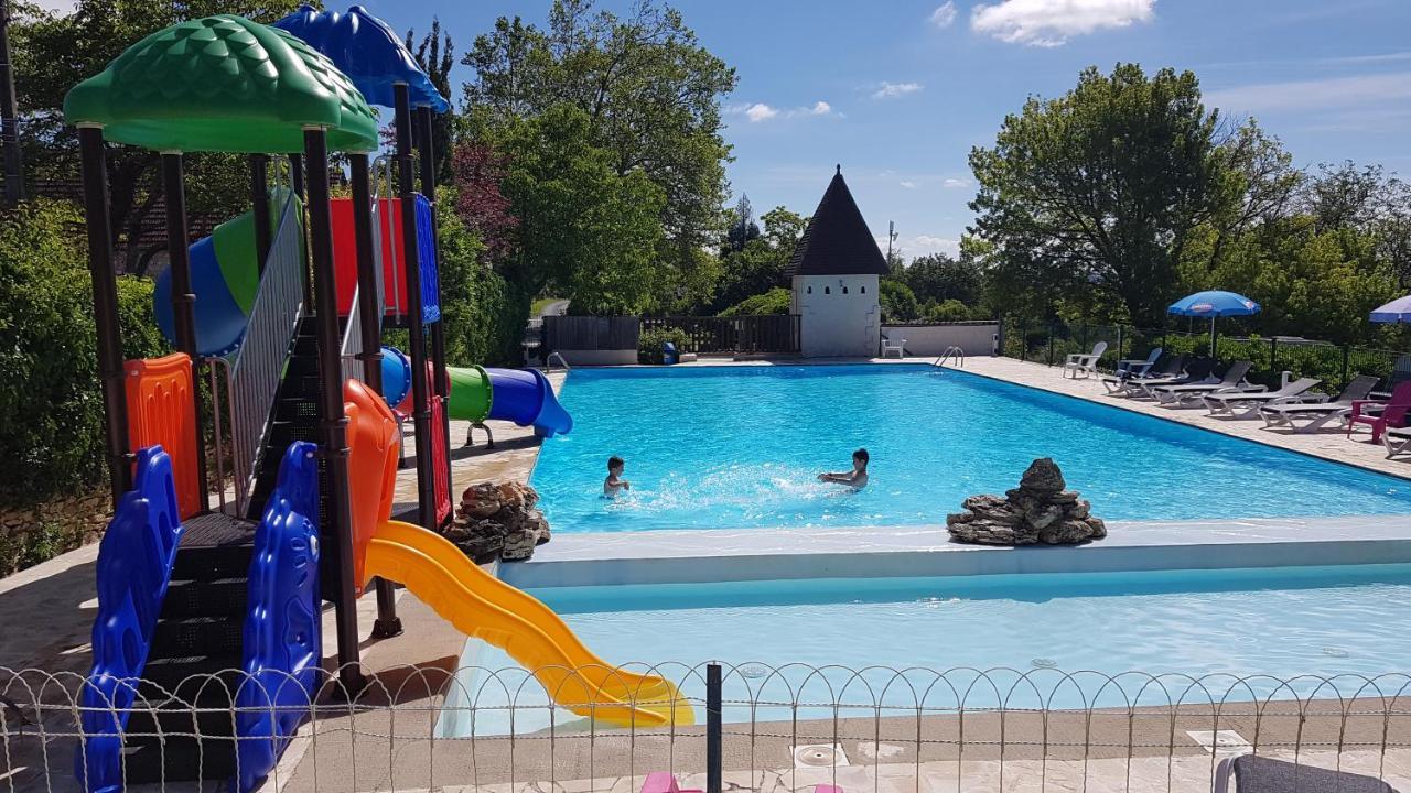Camping Les Terrasses De Dordogne Rouffignac Saint-Cernin Екстер'єр фото